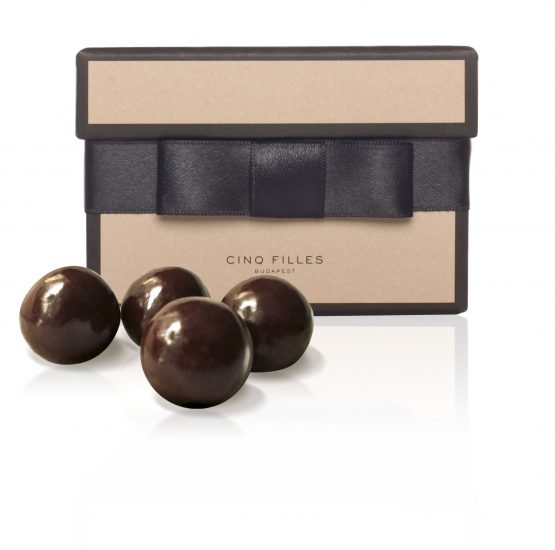 marcipan csokigolyok Cinq Filles Budapest ajándék díszdobozban