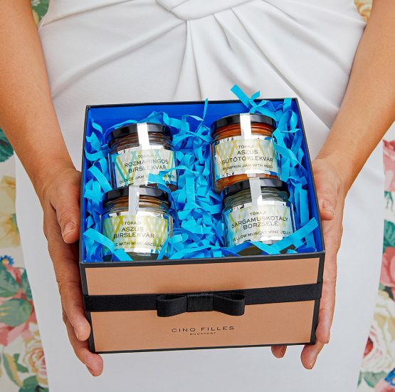 Cinq Filles Budapest tokaji ajándékválogatás, karácsonyi ajándék, céges ajándék, köszönőajándék elegáns díszcsomagolásban