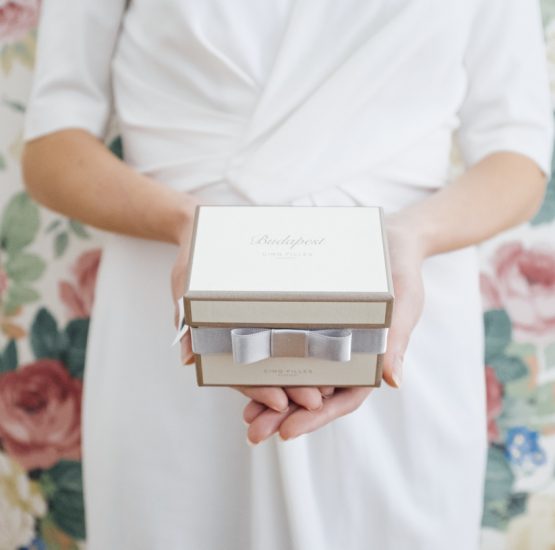 Kis ajándékdoboz/karácsonyi ajándék/ajándékválogatás/születésnap/karácsony/ballagás/elegáns/díszdoboz/ajándék/Cinq Filles Budapest